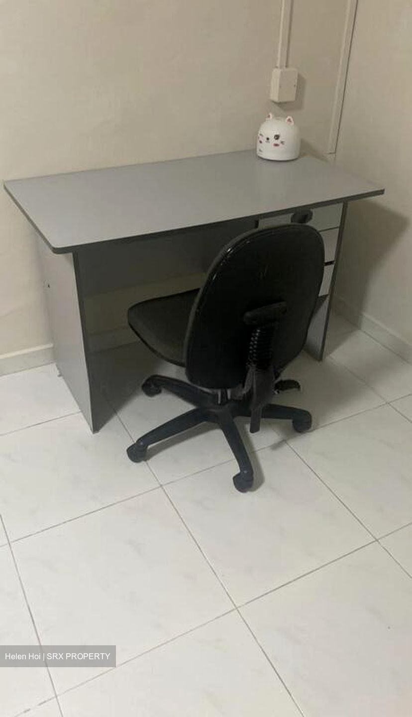 Blk 830 Jurong West Street 81 (Jurong West), HDB Executive #521226071